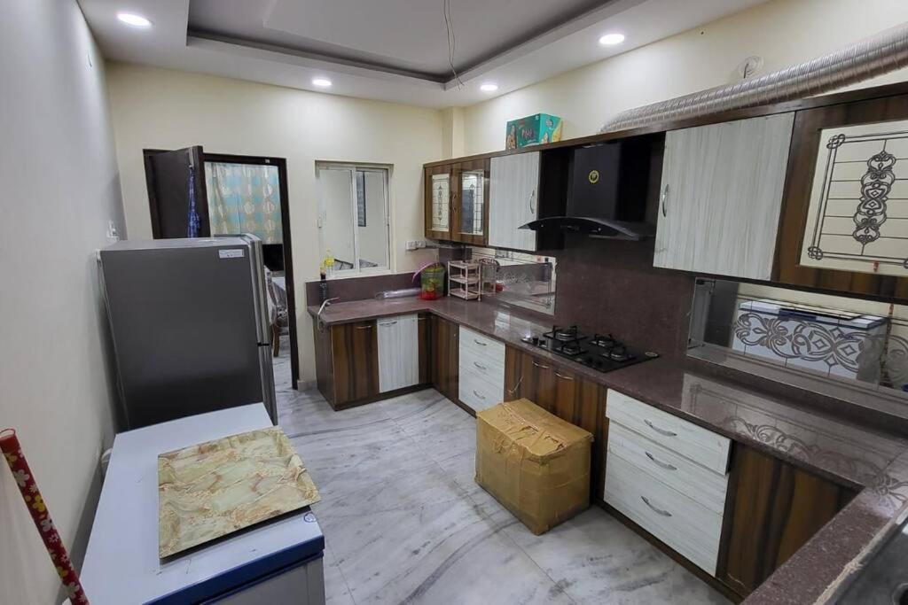 Paramount Cozy Villa Haiderabad Buitenkant foto